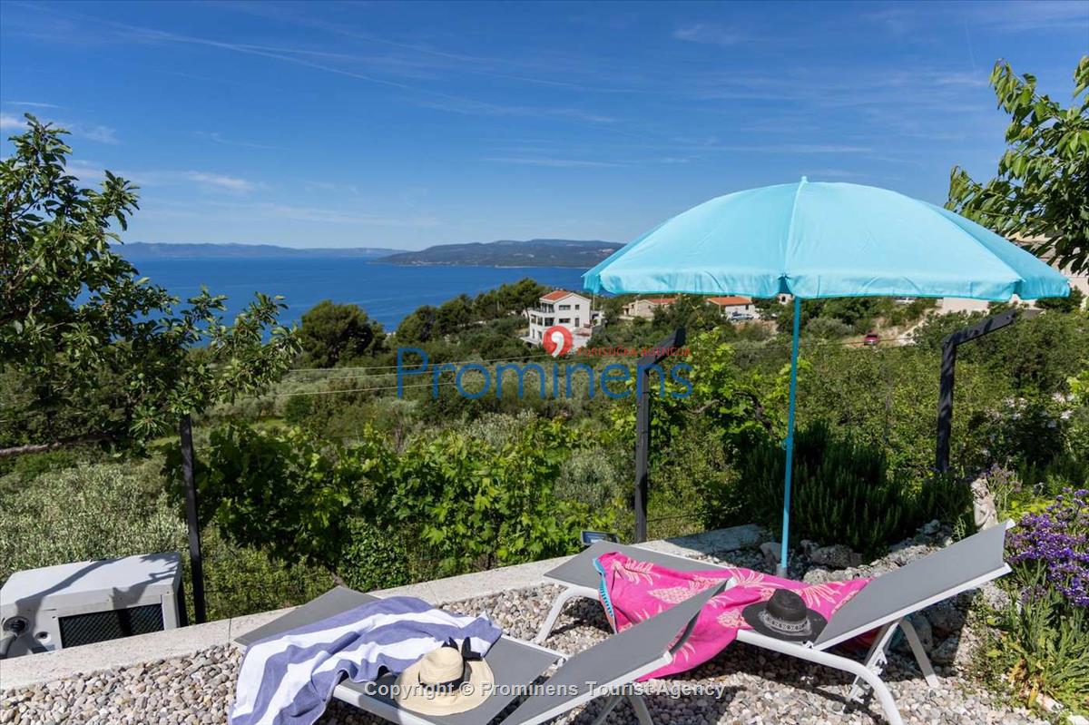 Alleinstehende Villa Kety mit Pool in Makarska, Atemberaubende Natur, Meerblick und beheizter Pool