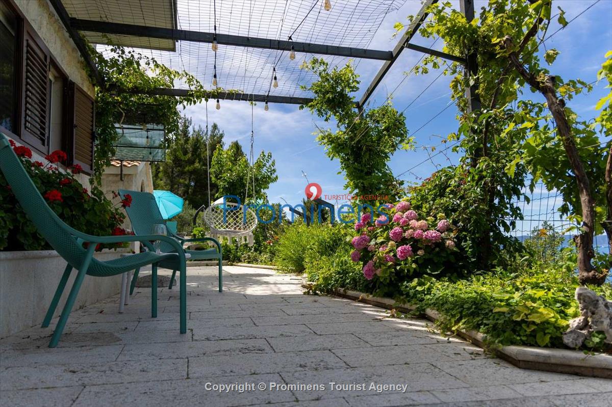 Alleinstehende Villa Kety mit Pool in Makarska, Atemberaubende Natur, Meerblick und beheizter Pool