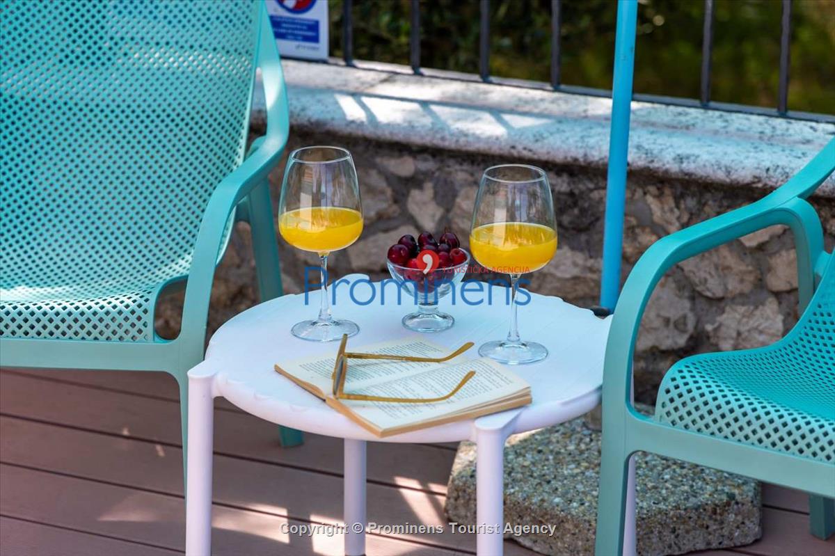 Alleinstehende Villa Kety mit Pool in Makarska, Atemberaubende Natur, Meerblick und beheizter Pool