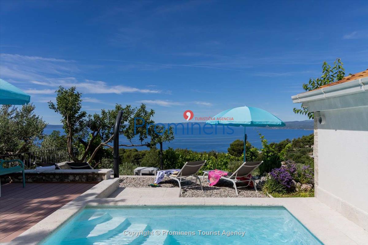 Alleinstehende Villa Kety mit Pool in Makarska, Atemberaubende Natur, Meerblick und beheizter Pool
