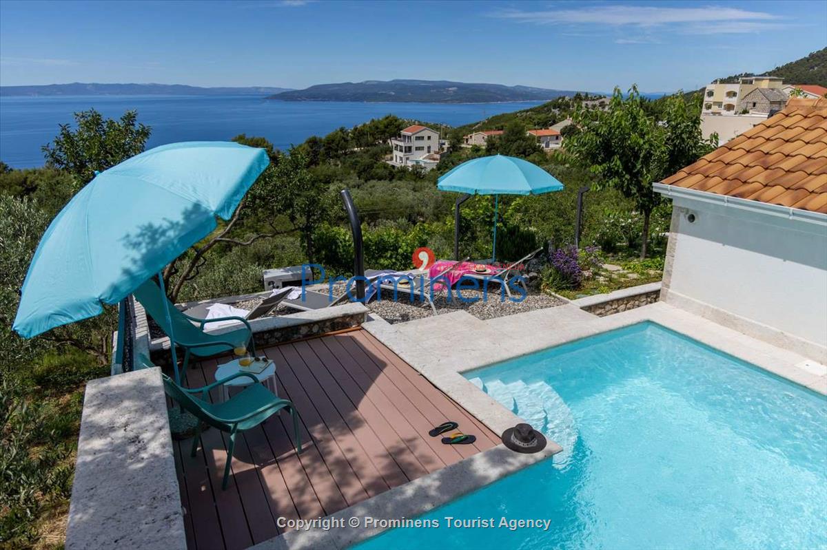 Alleinstehende Villa Kety mit Pool in Makarska, Atemberaubende Natur, Meerblick und beheizter Pool