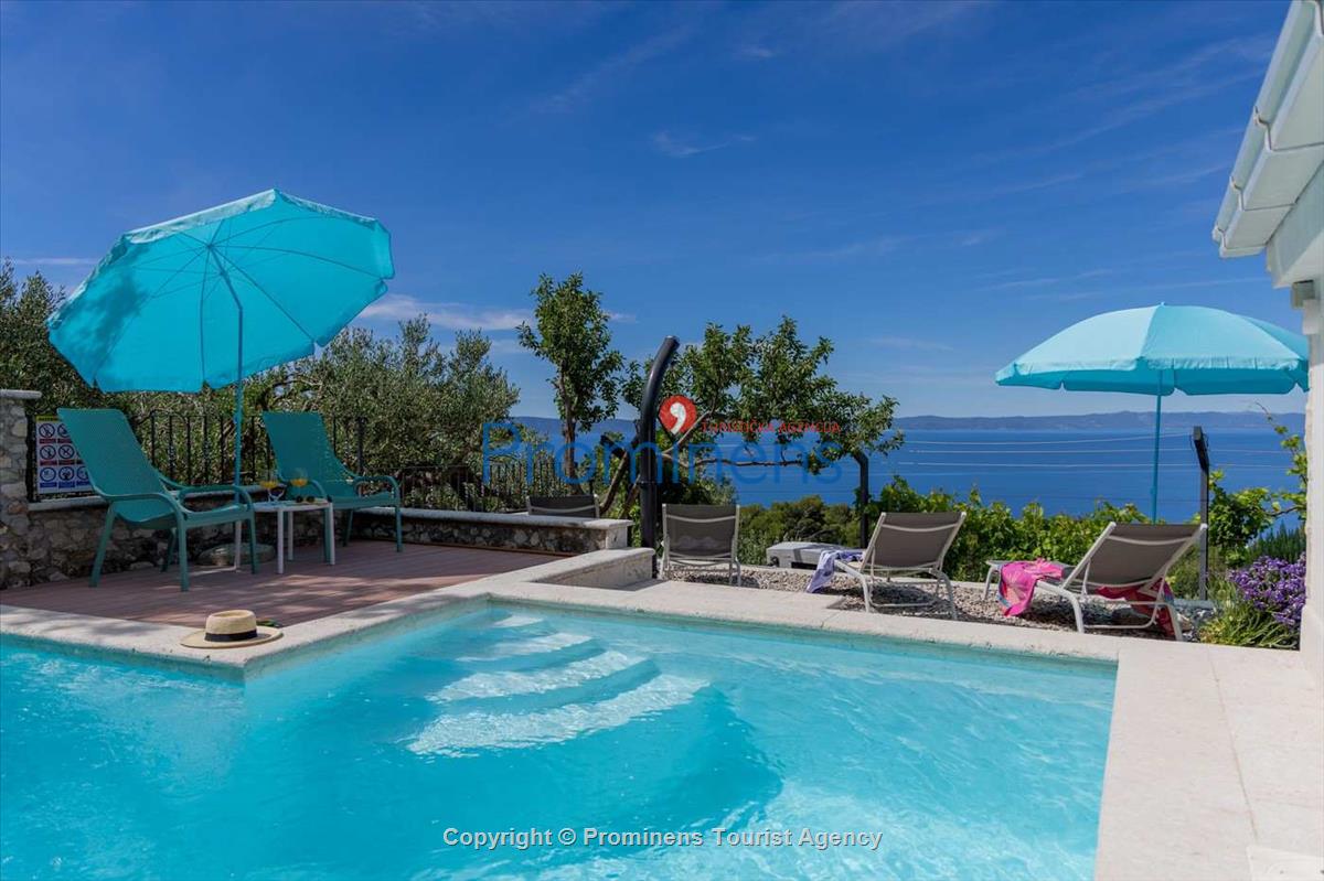 Alleinstehende Villa Kety mit Pool in Makarska, Atemberaubende Natur, Meerblick und beheizter Pool