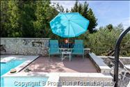 Alleinstehende Villa Kety mit Pool in Makarska, Atemberaubende Natur, Meerblick und beheizter Pool