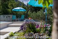 Alleinstehende Villa Kety mit Pool in Makarska, Atemberaubende Natur, Meerblick und beheizter Pool