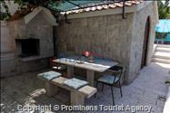 Alleinstehende Villa Kety mit Pool in Makarska, Atemberaubende Natur, Meerblick und beheizter Pool