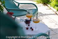 Alleinstehende Villa Kety mit Pool in Makarska, Atemberaubende Natur, Meerblick und beheizter Pool