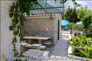 Alleinstehende Villa Kety mit Pool in Makarska, Atemberaubende Natur, Meerblick und beheizter Pool