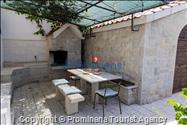 Alleinstehende Villa Kety mit Pool in Makarska, Atemberaubende Natur, Meerblick und beheizter Pool