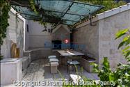Alleinstehende Villa Kety mit Pool in Makarska, Atemberaubende Natur, Meerblick und beheizter Pool