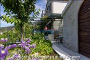 Alleinstehende Villa Kety mit Pool in Makarska, Atemberaubende Natur, Meerblick und beheizter Pool