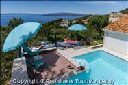Alleinstehende Villa Kety mit Pool in Makarska, Atemberaubende Natur, Meerblick und beheizter Pool