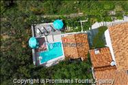 Alleinstehende Villa Kety mit Pool in Makarska, Atemberaubende Natur, Meerblick und beheizter Pool