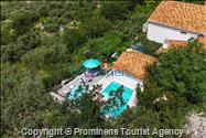 Alleinstehende Villa Kety mit Pool in Makarska, Atemberaubende Natur, Meerblick und beheizter Pool