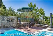 Alleinstehende Villa mit Pool in Makarska, Atemberaubende Natur, Meerblick und beheizter Pool